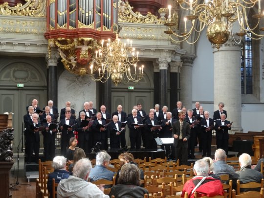 Het DMK treedt op diverse locaties op. Hier de Sint Bavokerk in Haarlem